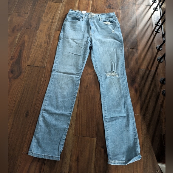 Levis Light Blue Distressed Women Jeans Size 31 - Picture 1 of 4